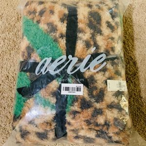 Aerie leopard fleece blanket - brand new